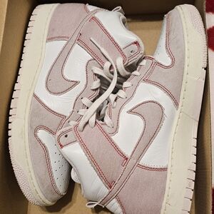 Nike Men's Pink and White Athletic Shoes